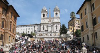 Cartelloni pubblicità, prosegue iter riforma. Prevista riduzione da 137mila a 62mila metri quadri