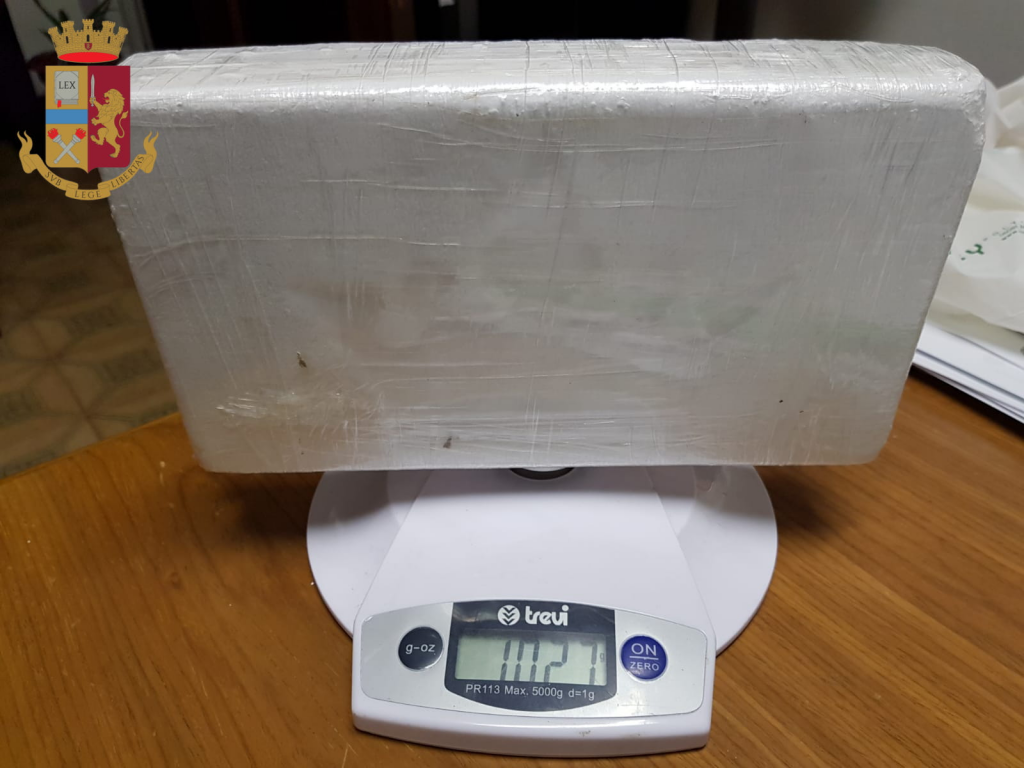 Primavalle, corriere della droga arrestato: si era appena rifornito di un panetto da 1 kg di cocaina purissima