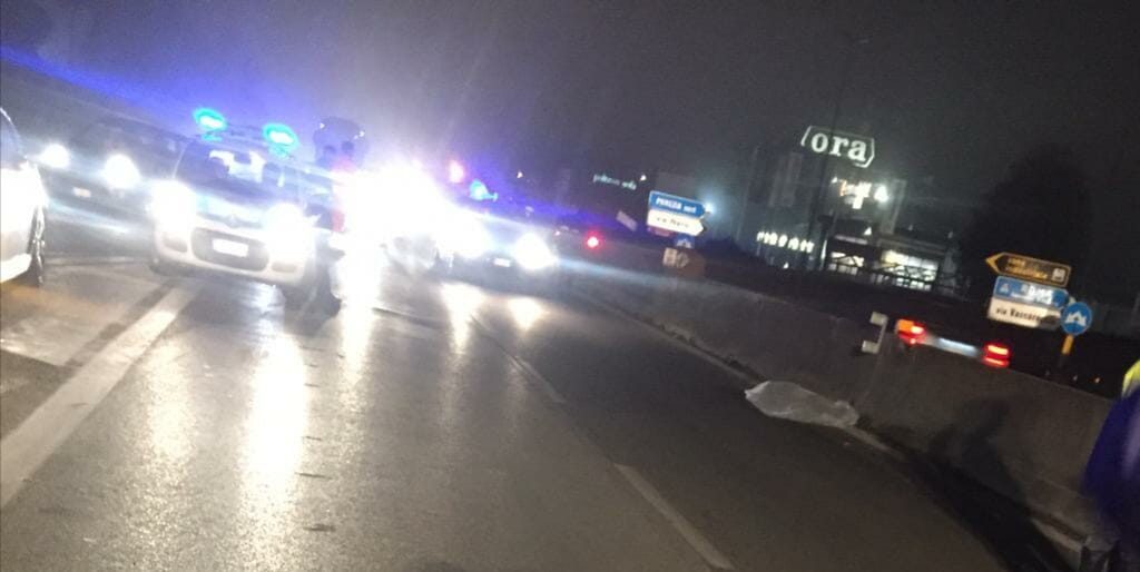 Pontina, incidente mortale all’altezza di via Monte d’oro in direzione Roma: uomo investito muore sul colpo