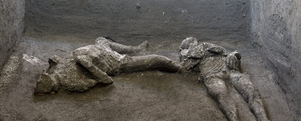 Pompei: grazie alla tecnica dei calchi riemergono i corpi di due antichi pompeiani