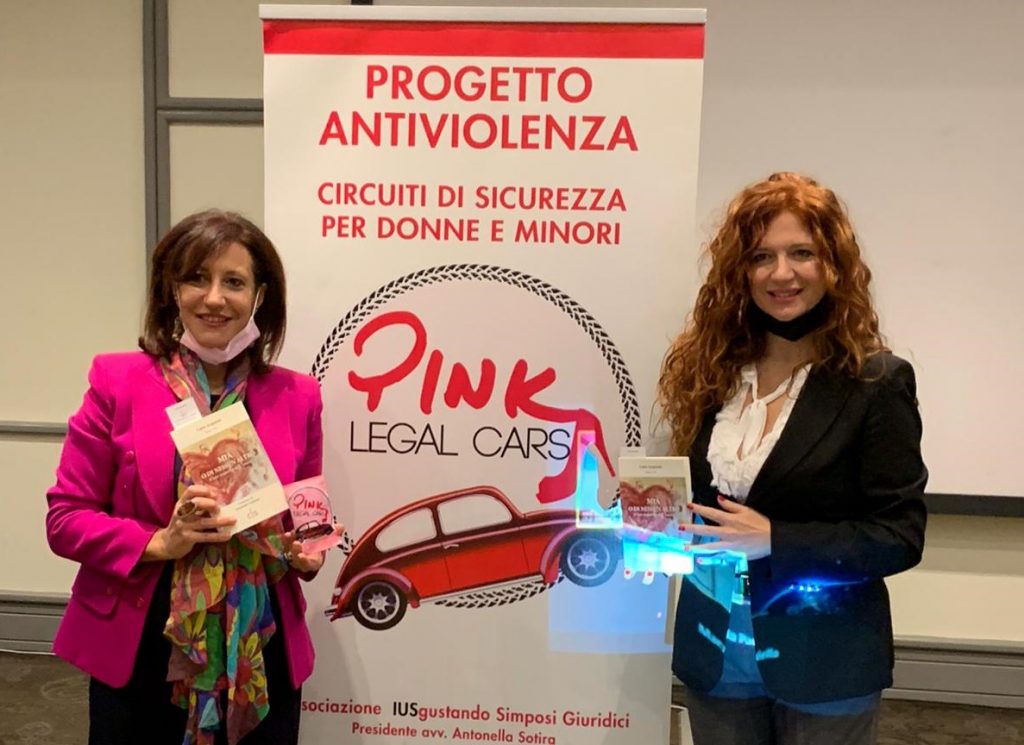 “IusArteLibri2020, Catia Acquesta vince il premio miglior saggio contro la violenza con: “Mia o di nessun altro. Il lato impervio dell’amore.”