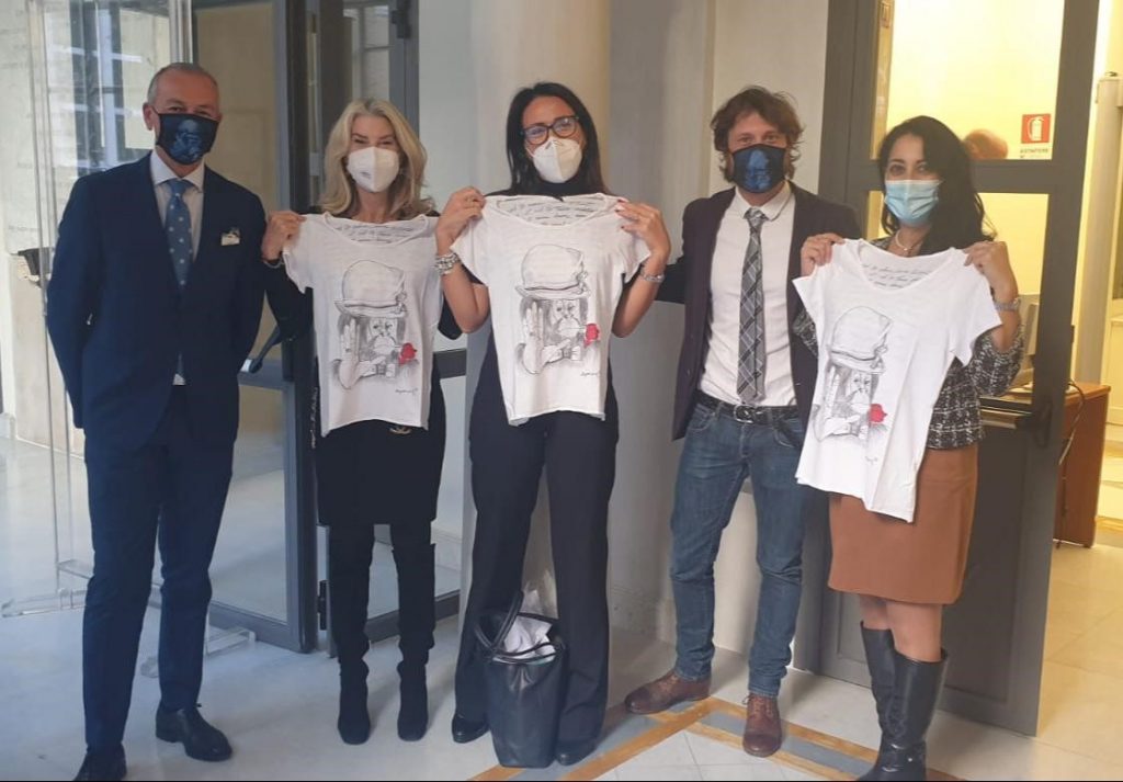 Ferma la violenza, dona una rosa con “EM-ME” la campagna Empresa-Mede@