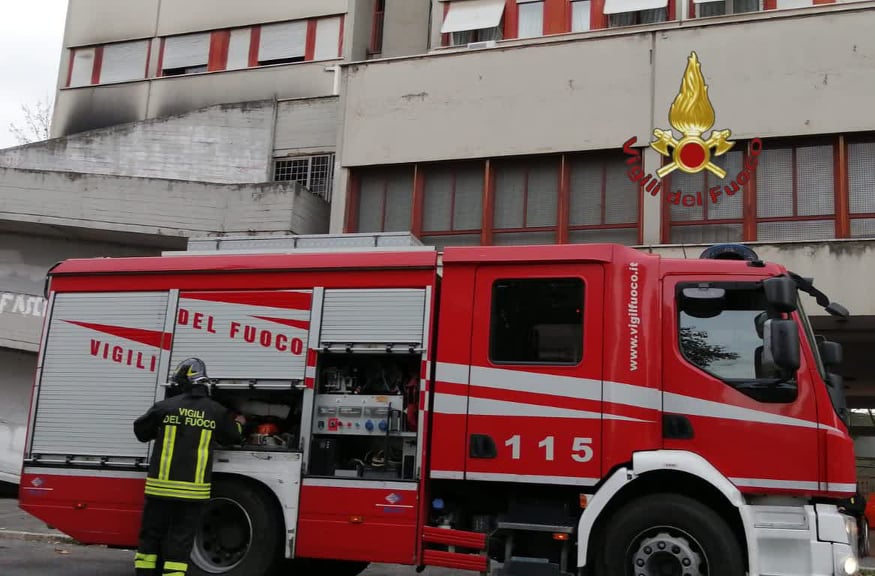 Roma, incendio negli uffici di via Mozart: 2 persone finiscono all’ospedale