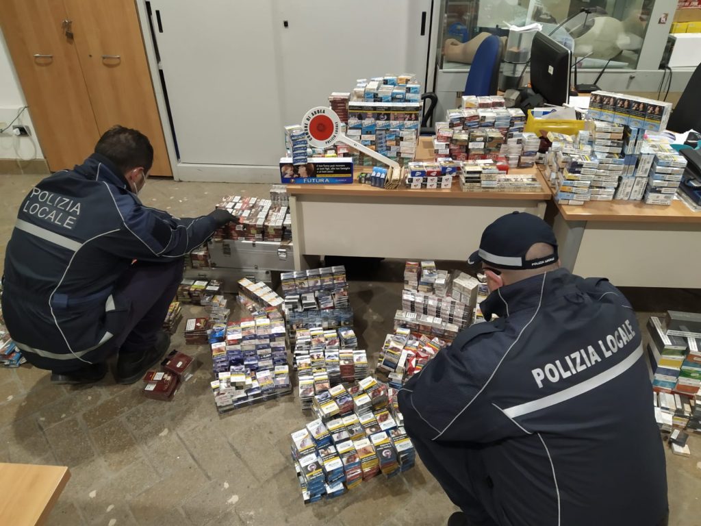 Ardea, la Polizia Locale sequestra 2000 confezioni di sigari, sigarette e tabacco