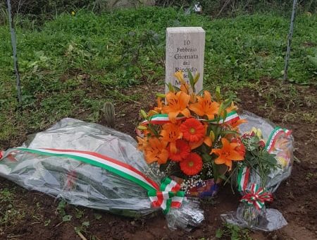 Pomezia, Giorno del ricordo: deposto mazzo di fiori al ceppo di via Martiri delle Foibe