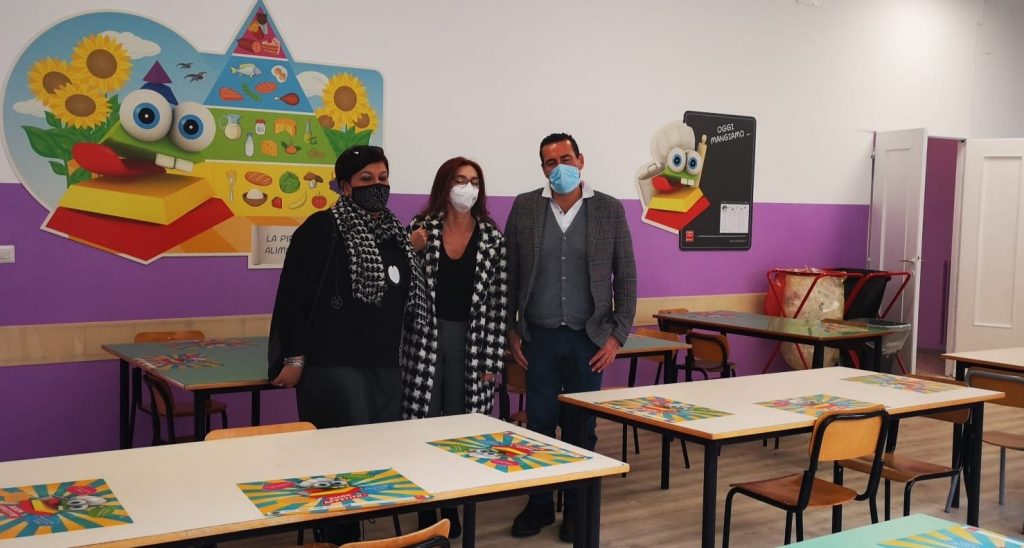 Ariccia, visita a sorpresa del Sindaco Gianluca Staccoli e della Consigliera delegata alla scuola Irene Falcone alla mensa del Trilussa