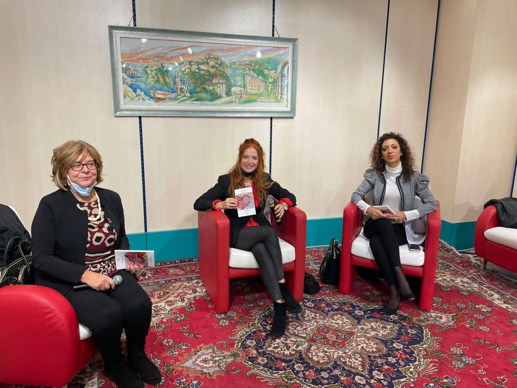 La scrittrice Catia Acquesta incontra i giovani di Vibo Valentia Capitale del libro 2021.