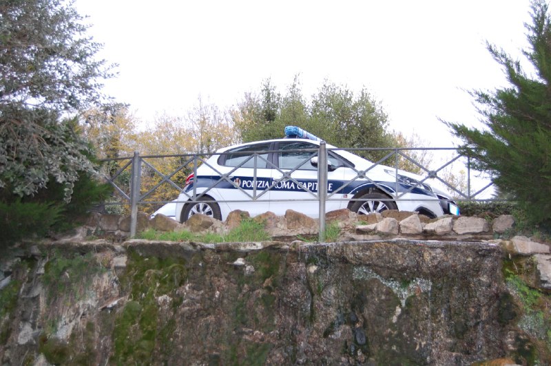 Villa Pamphilj, contrastro alla prostituzione: Polizia Locale e Polizia di Stato identificano 14 persone