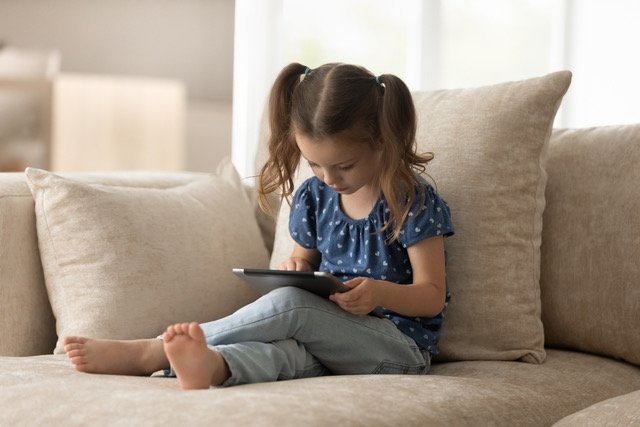 Screen-Time: è emergenza l’abuso di cellulare da parte dei bambini