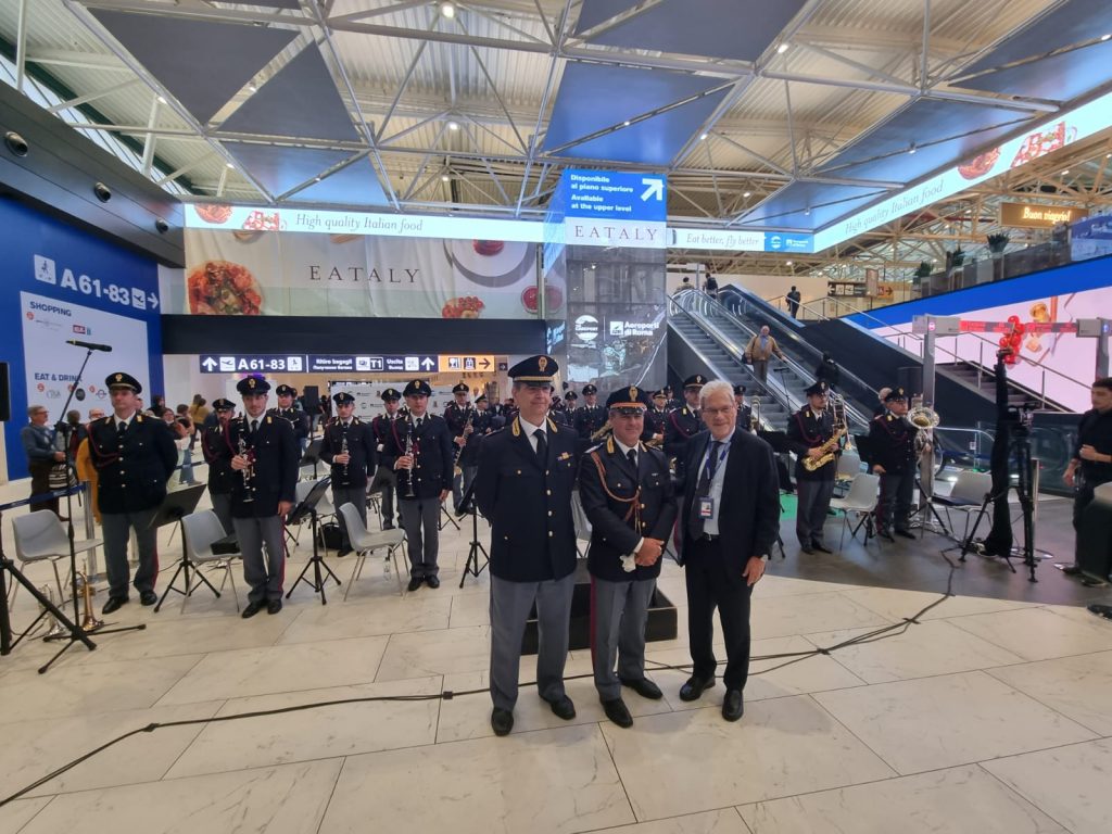 Fiumicino, la Fanfara della Polizia di Stato si è esibita nella cornice del nuovo Molo A per i voli nazionali e Schengen