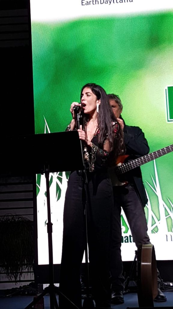 La cantante Roberta Di Maio partecipa all’Earth Day 2023