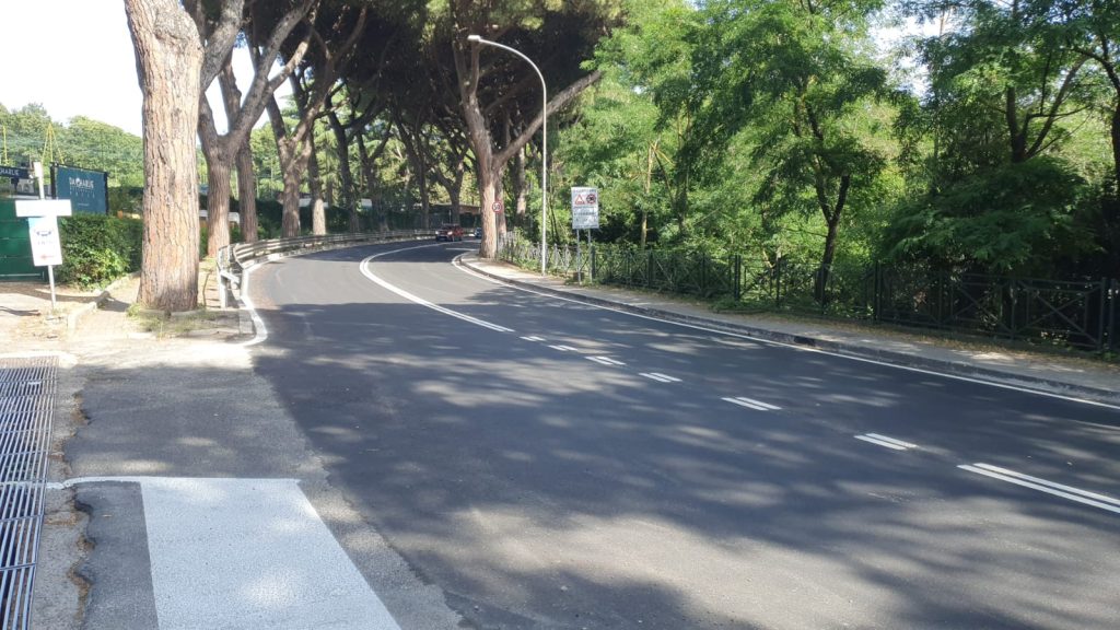 Bonifica dalle radici di alberi, terminati ad Ariccia i lavori di manutenzione su via Appia Nuova