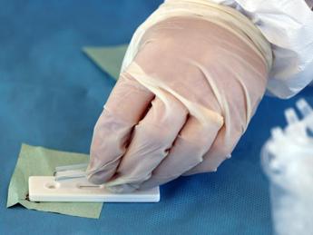 Covid oggi Italia, in aumento nuovi casi e ricoveri nell’ultima settimana