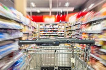 Carta Dedicata a te, arriva proroga: nuovi fondi per spesa e carburante per famiglie in difficoltà