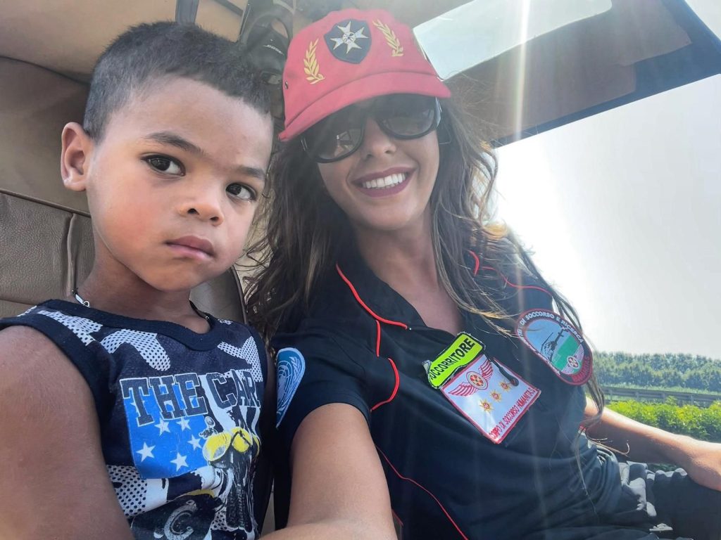 Migranti. L’attivista Claudia Conte lancia un appello: incentiviamo l’affido familiare dei bambini migranti soli