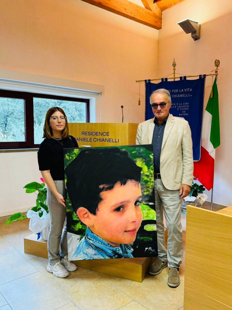 “Un Ritratto d’Amore”: l’opera realizzata dal Maestro Mangone per il “Comitato per la Vita Daniele Chianelli”