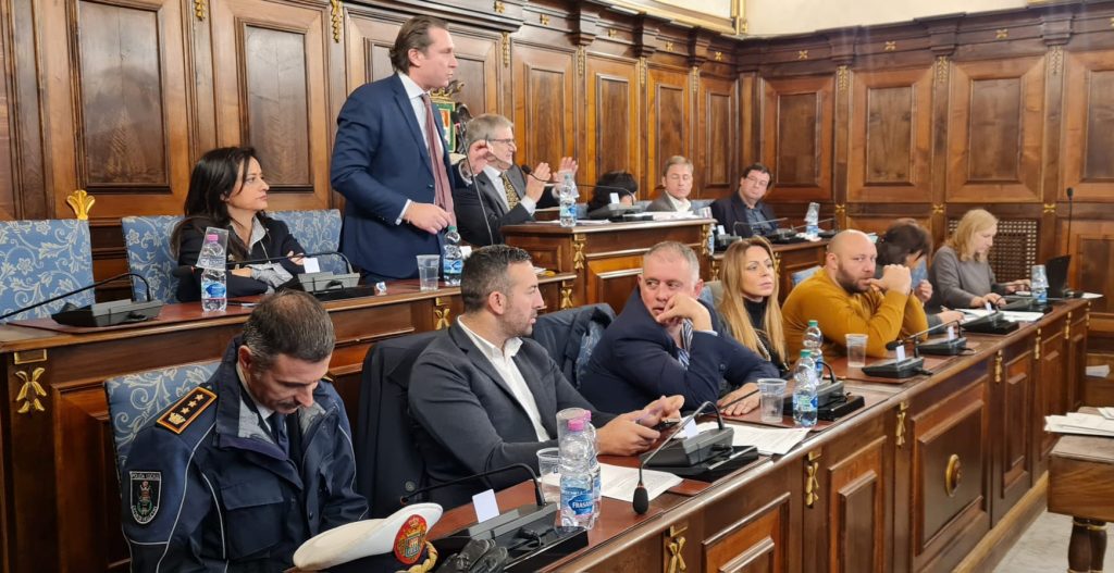 Velletri, approvato il Regolamento per trasformazione del diritto di superficie in diritto di proprietà e l’assestamento del Bilancio