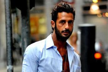 Corona, ex fotografo: “Ridatemi passaporto, voglio andare in Usa”