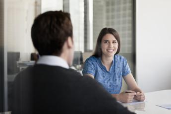 Colloquio di lavoro, dallo sguardo alle domande: tutte le ‘dritte’ per farsi assumere
