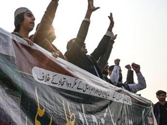 Iran-Pakistan, Teheran annuncia esercitazioni difesa aerea nel sud-est