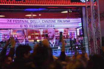 John Travolta e il ‘caso scarpe’: uno spot anticipava lo show di Sanremo