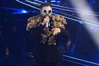 Sanremo 2024, Dargen D’Amico e l’appello: “Cessate il fuoco”