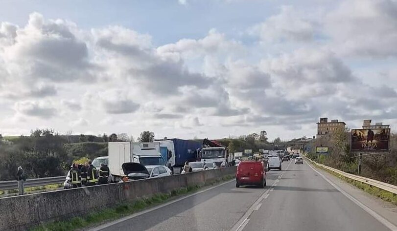 Pontina da incubo, una serie di incidenti bloccano l’arteria Pontina