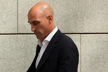 Rubiales torna in Spagna, arrestato dalla Guardia Civil in aeroporto