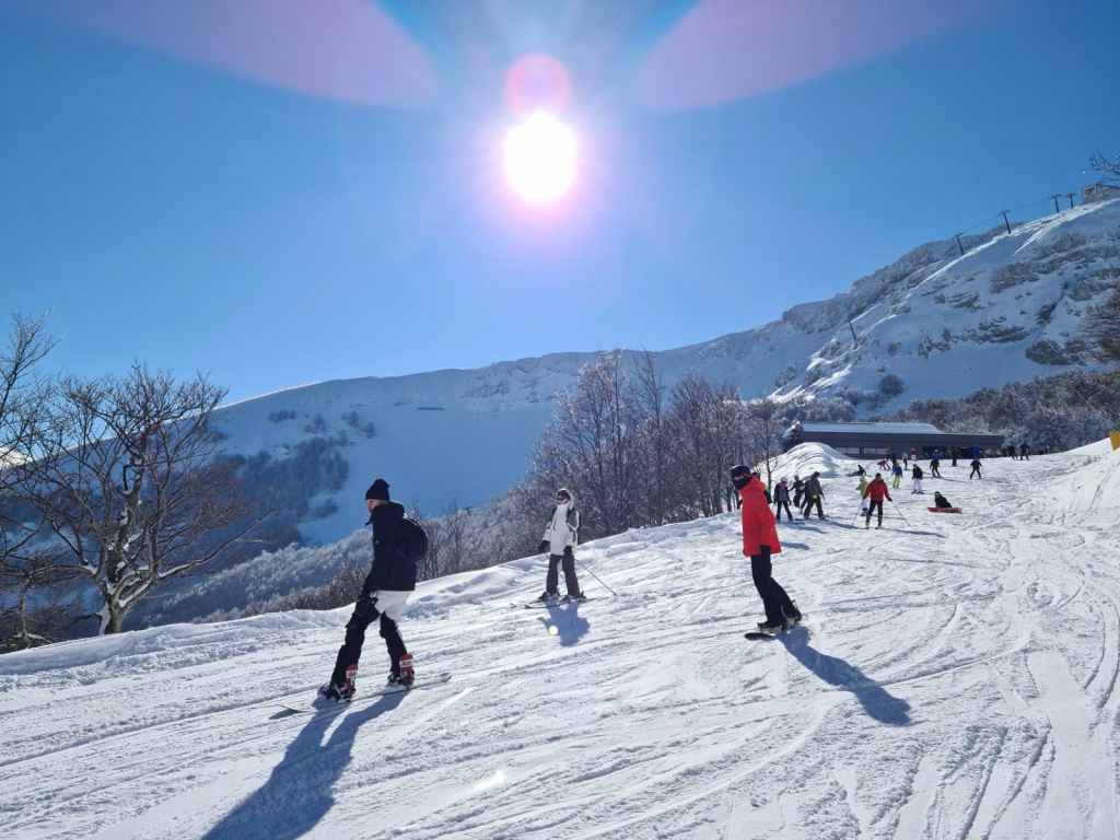 Turismo. Roccaraso: gestori comprensorio sciistico AltoSangroSkipass: “Piste in condizioni eccellenti con 29 impianti e oltre 100 km di percorsi”