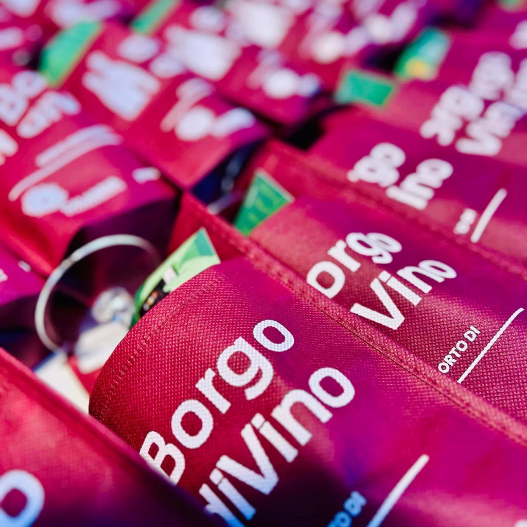 Il 12, 13, 14 Settembre Borgo diVino in tour torna a Nemi (RM) con una tre-giorni di vino, cibo e musica per celebrare il titolo “Castelli Romani Città Italiana del vino” Borgo diVino