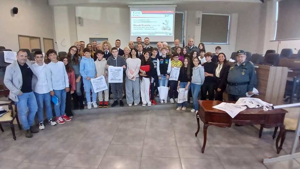 Ardea, partecipato incontro sull’abbandono dei rifiuti in Sala Consilare. Con le scuole, associazioni e forze dell’ordine.