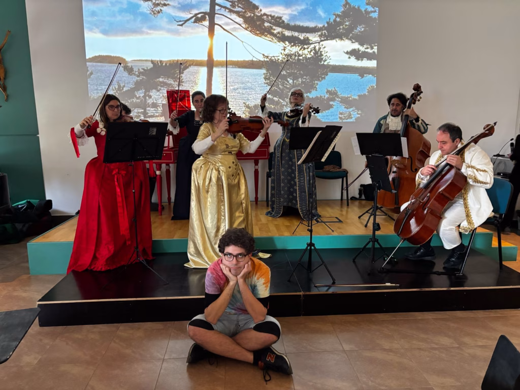 Aprilia, successo dell’ Associazione Musicale ” Diapason e Dintorni” di Genzano, al ” Piccolo Teatro” con la loro esibizione
