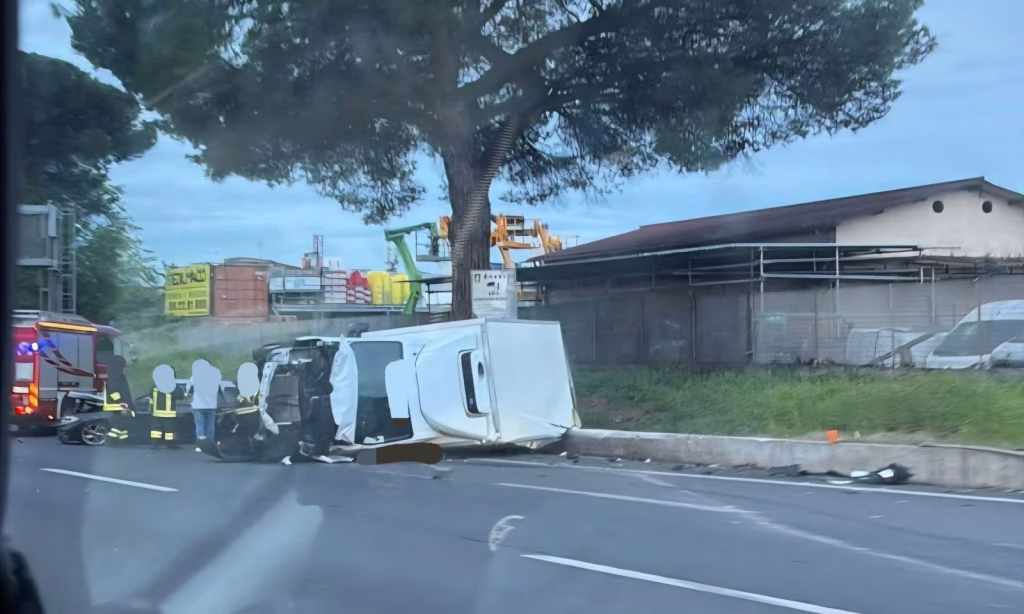 Roma, incidente mortale sul Grande Raccordo Anulare: investita un persona (FOTO)