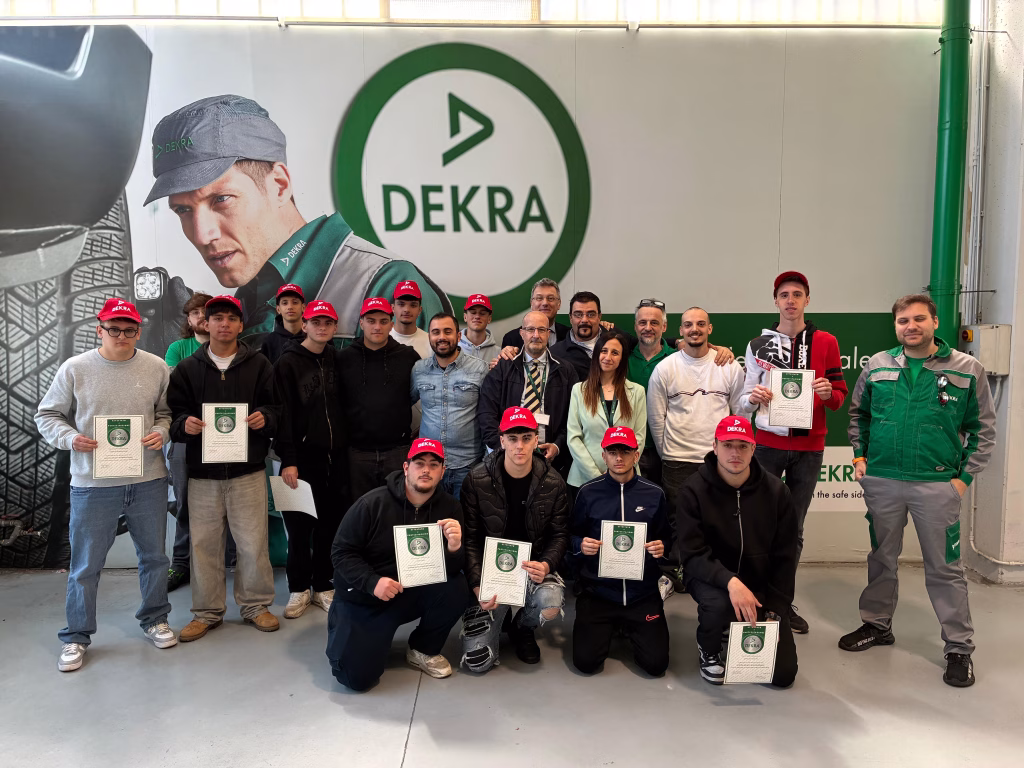 Sicurezza stradale e formazione. Il progetto “Safe Secure Sustainable” di DEKRA è proseguito a Lodi con i moduli pratici e si è rafforzato grazie all’accreditamento della Regione Lombardia