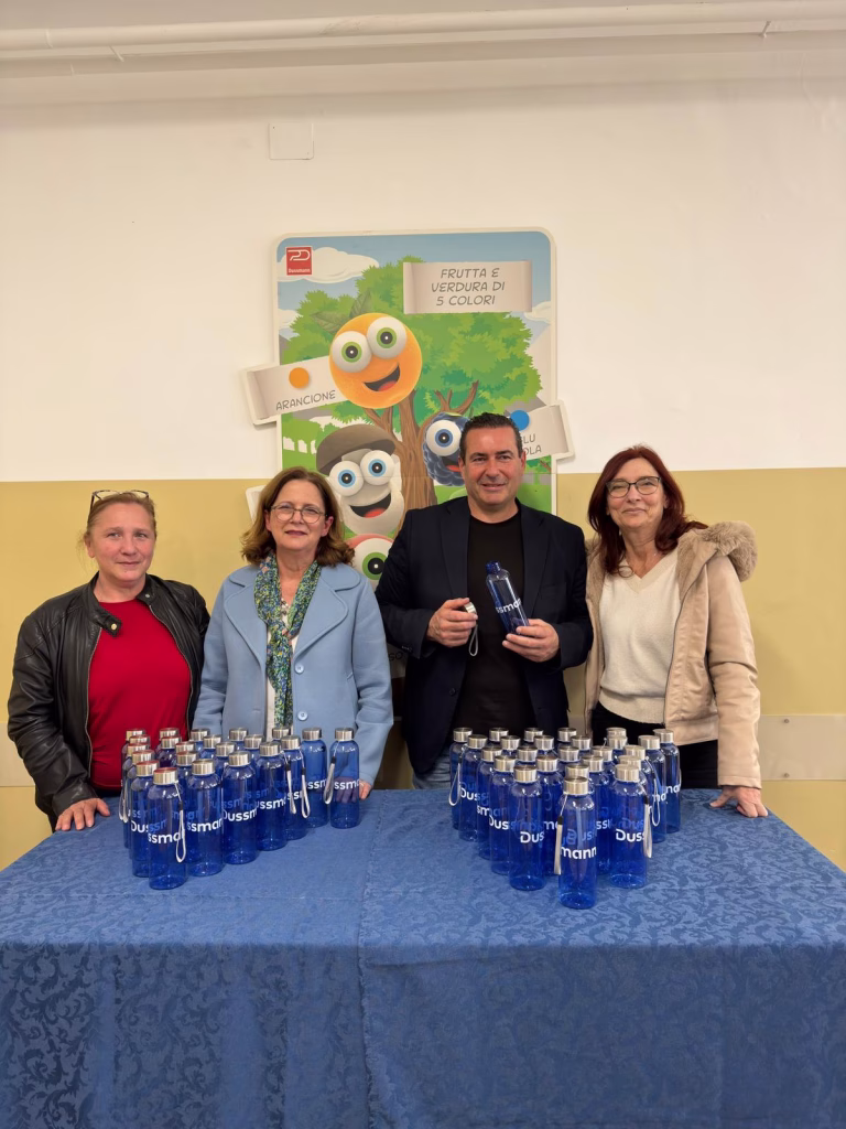 Ariccia, al via la distribuzione delle borracce riutilizzabili per un futuro sostenibile