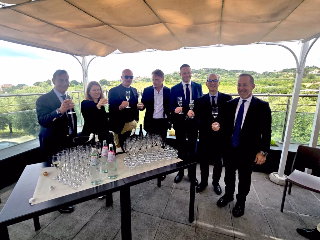 Il ministro Lollobrigida a Genzano, con Fabio Papalia, incontra le eccellenze del territorio: “Agricoltura e agroalimentare motore di sviluppo per Genzano”
