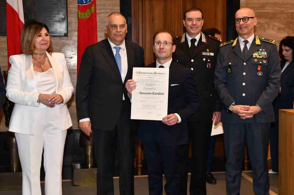 Orgoglio a Genzano, il Presidente Mattarella insignisce di prestigiosi titoli due illustri cittadini: il Luogotenente Esposito La Rosa e il Dottor Cavalieri