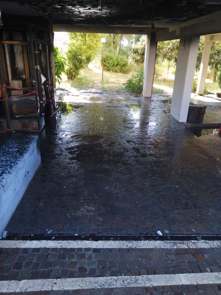 Incendio ATER a Velletri, Volsca Ambiente interviene per la bonifica e la messa in sicurezza dell’area