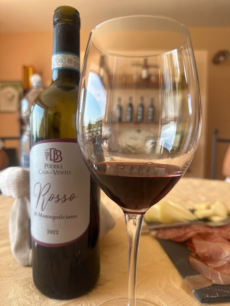 Montepulciano, Podere Casa al Vento: l’anima del Vino Nobile tra la passione della famiglia Boldi e l’ospitalità toscana