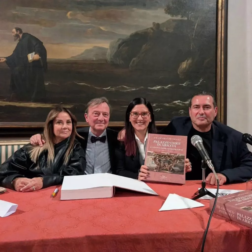Grande partecipazione a Palazzo Chigi per la presentazione del nuovo volume di Francesco Petrucci “Arti decorative, mobilia, memorabilia, sculture”